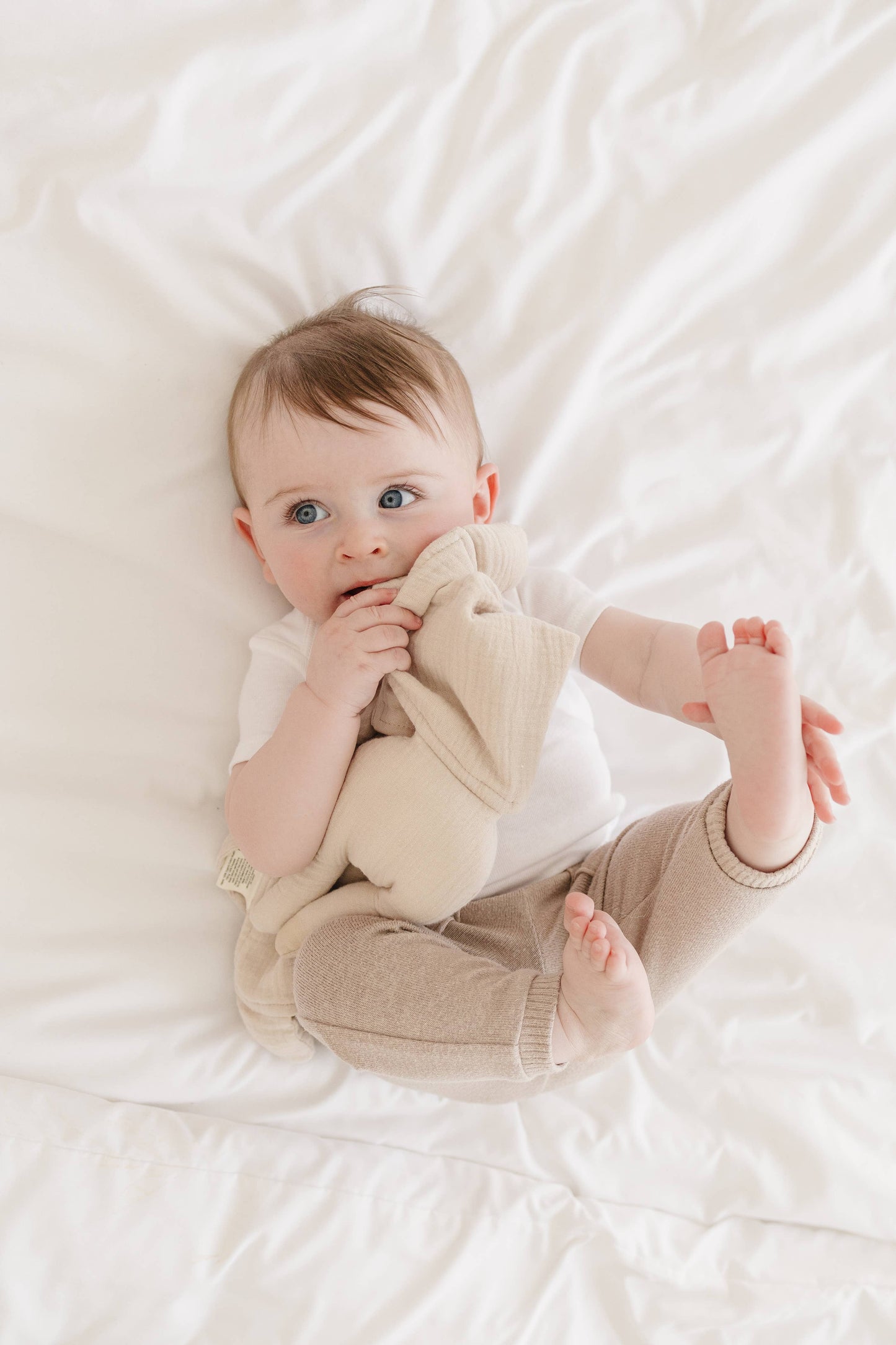 Marlowe & Co Natural Sand Bunny Lovey Blanket