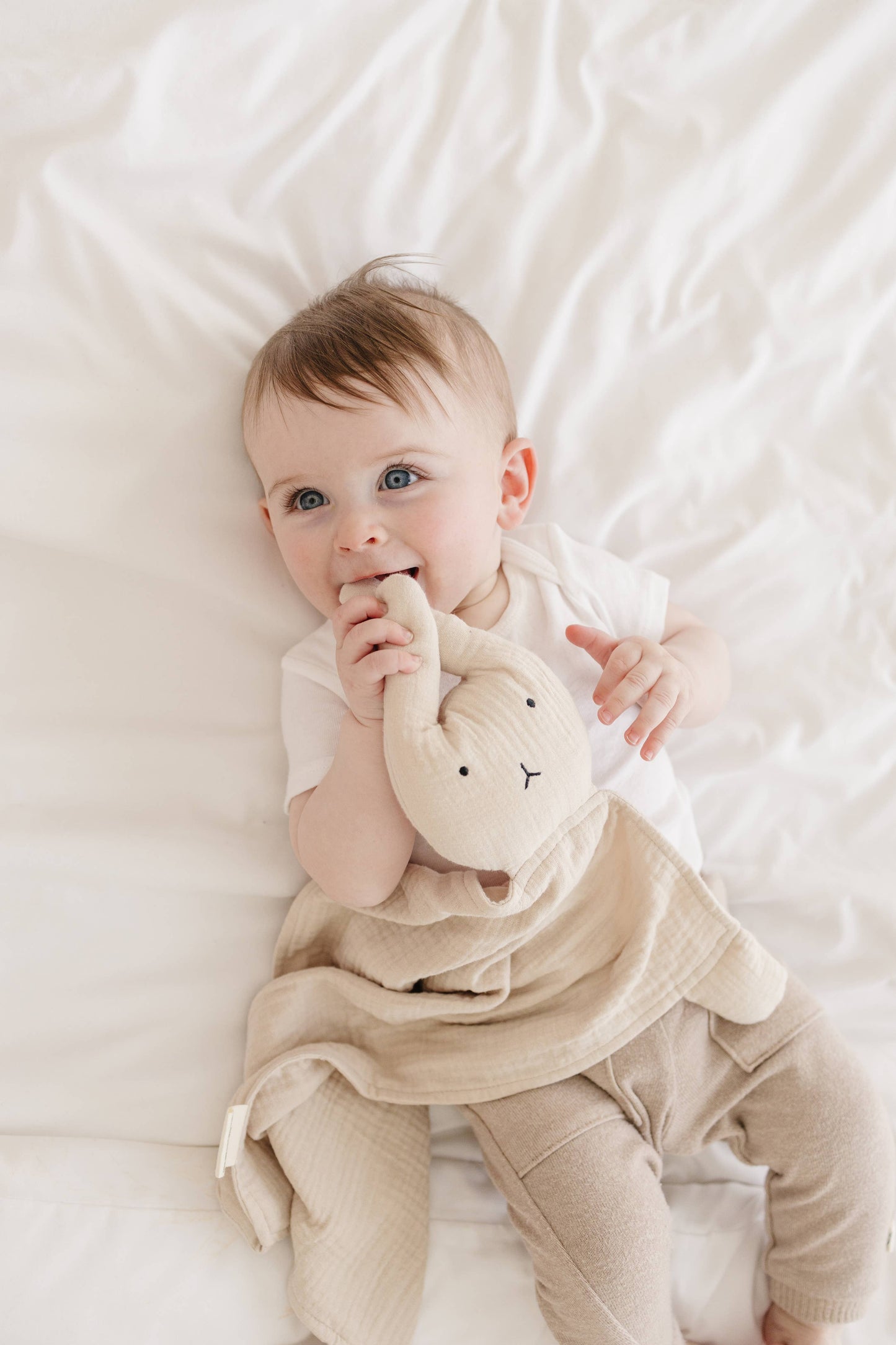Marlowe & Co Natural Sand Bunny Lovey Blanket