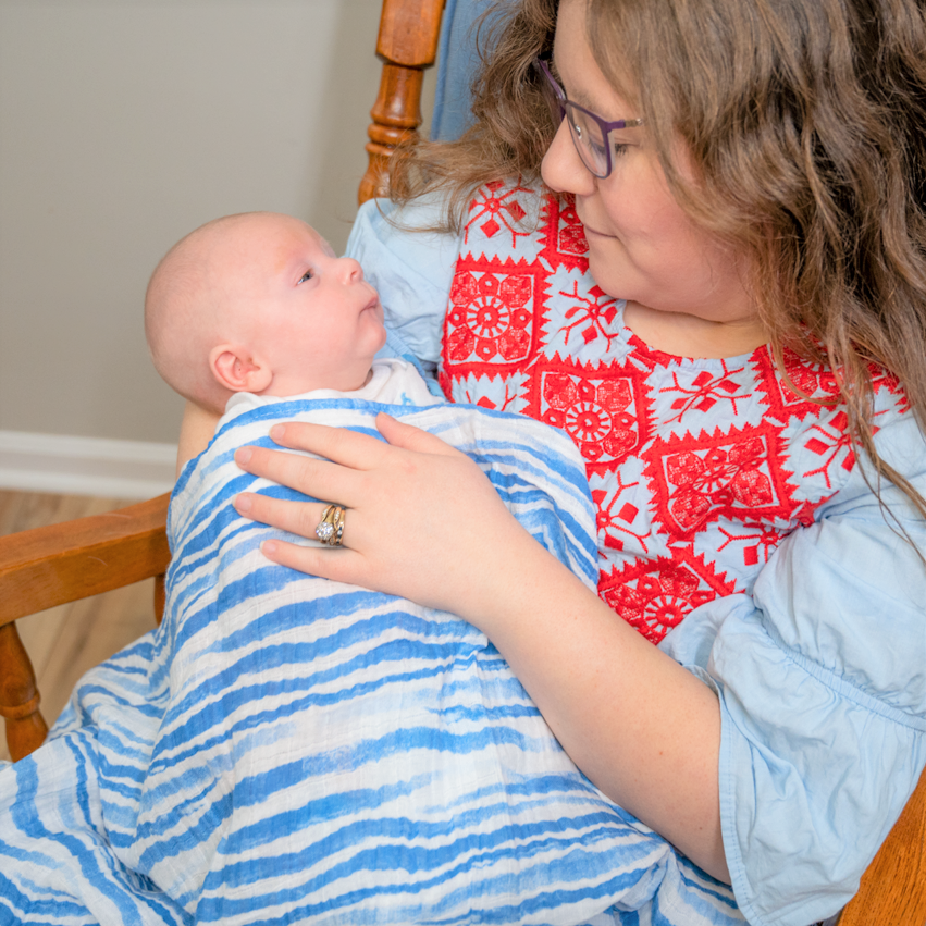 LollyBanks - Waving At You Baby Swaddle Blanket