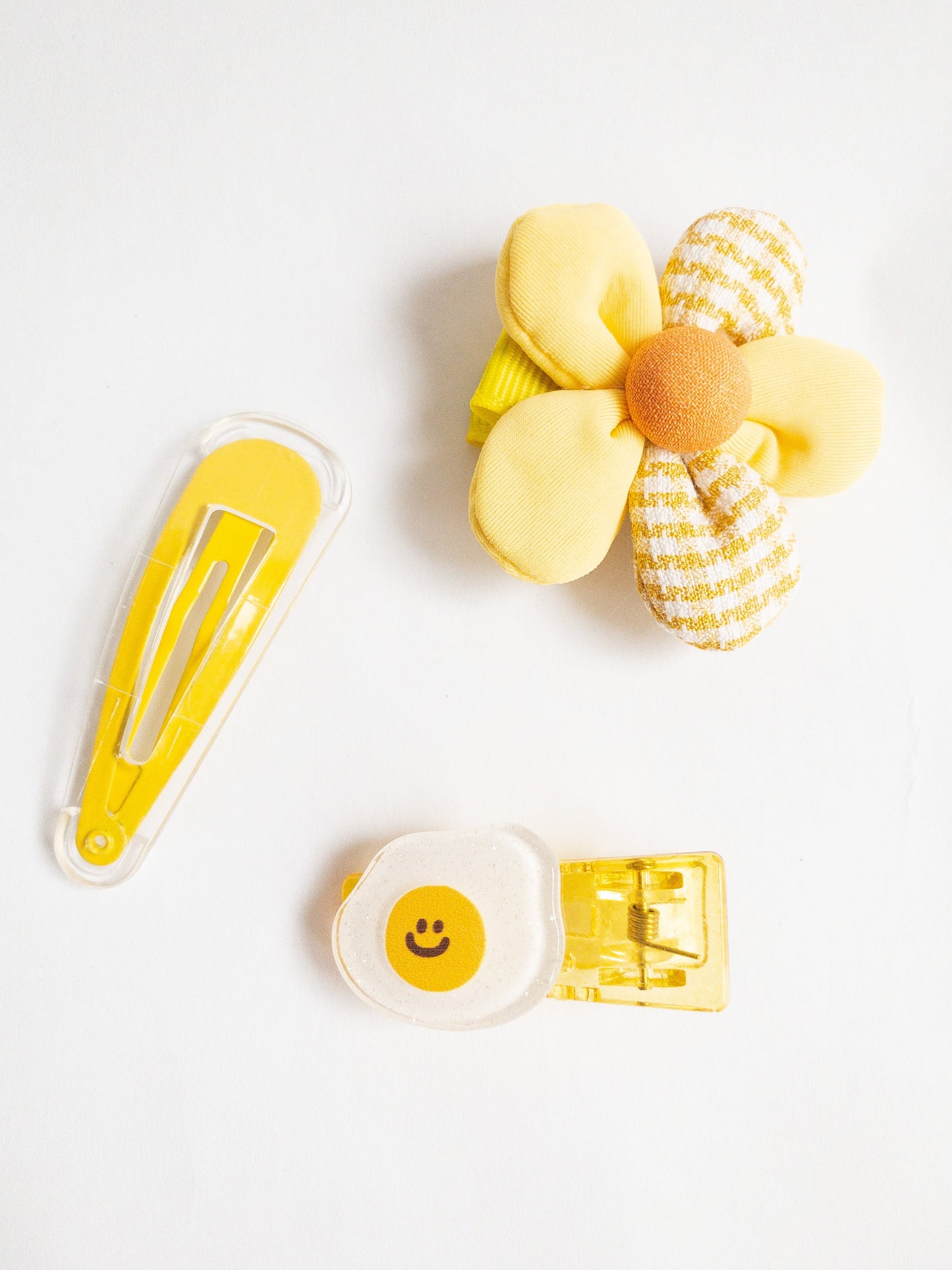 happy egg hair clip set