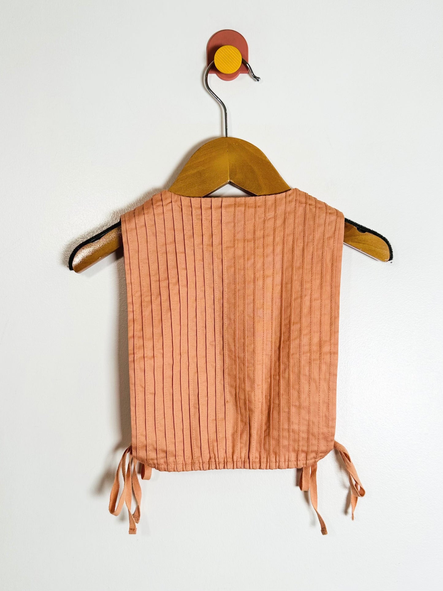Tia Cibani Pintuck Bib / 3-4Y