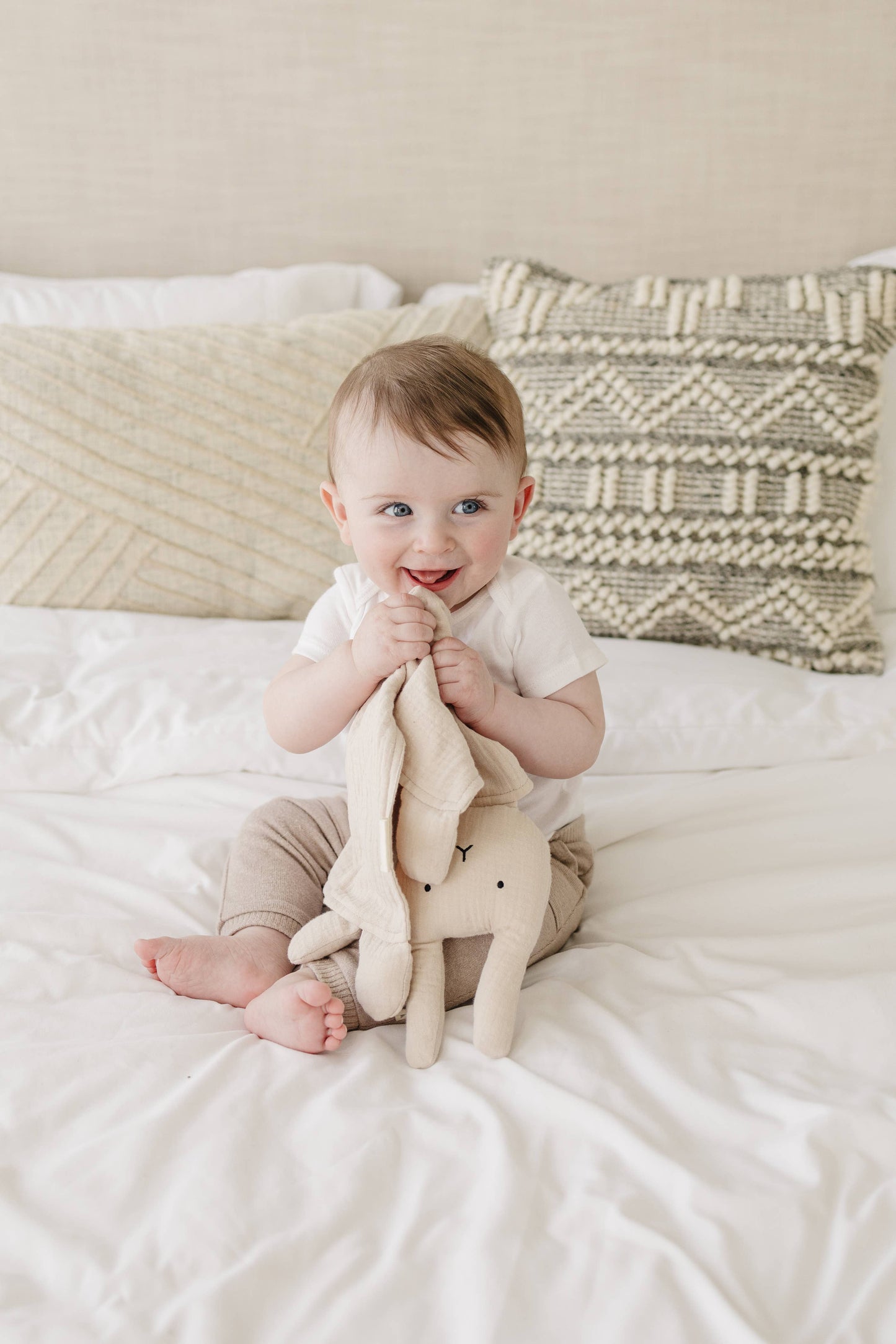 Marlowe & Co Natural Sand Bunny Lovey Blanket