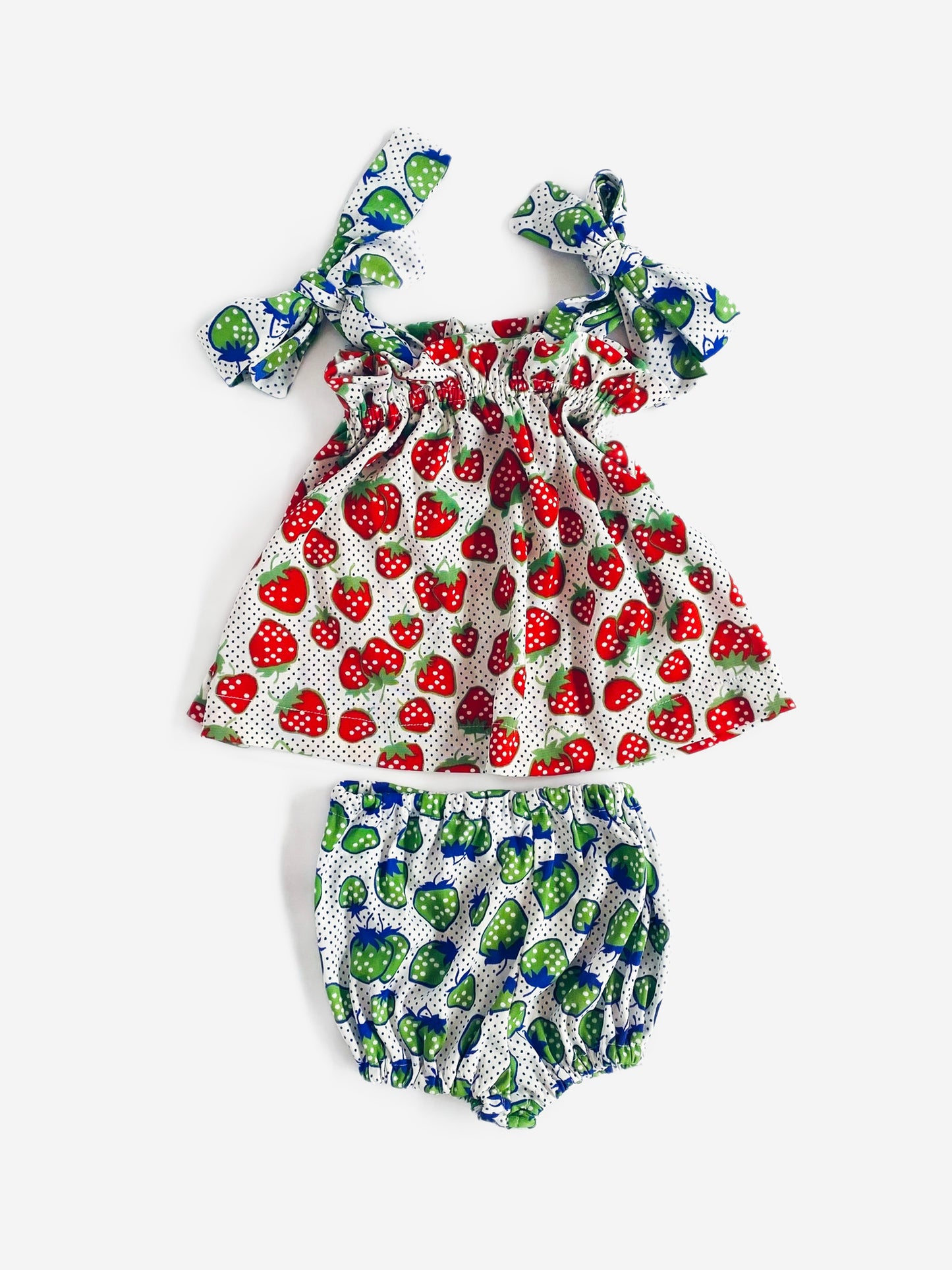 SAJ handmade strawberry play set / 6-12M