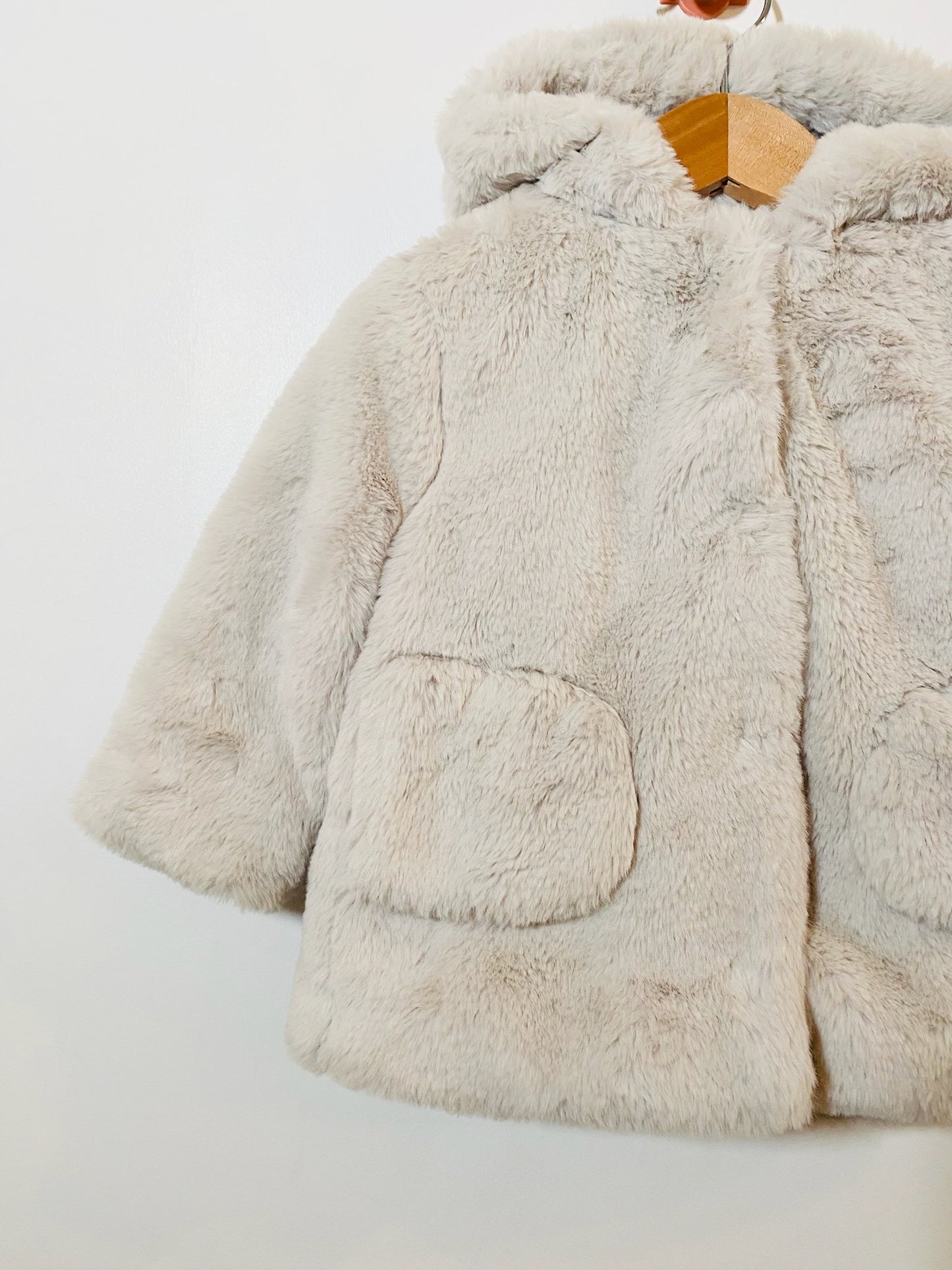faux fur jacket / 9-12m