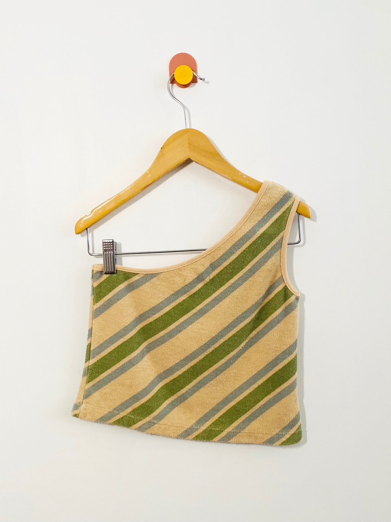 one-shoulder tank / 8y
