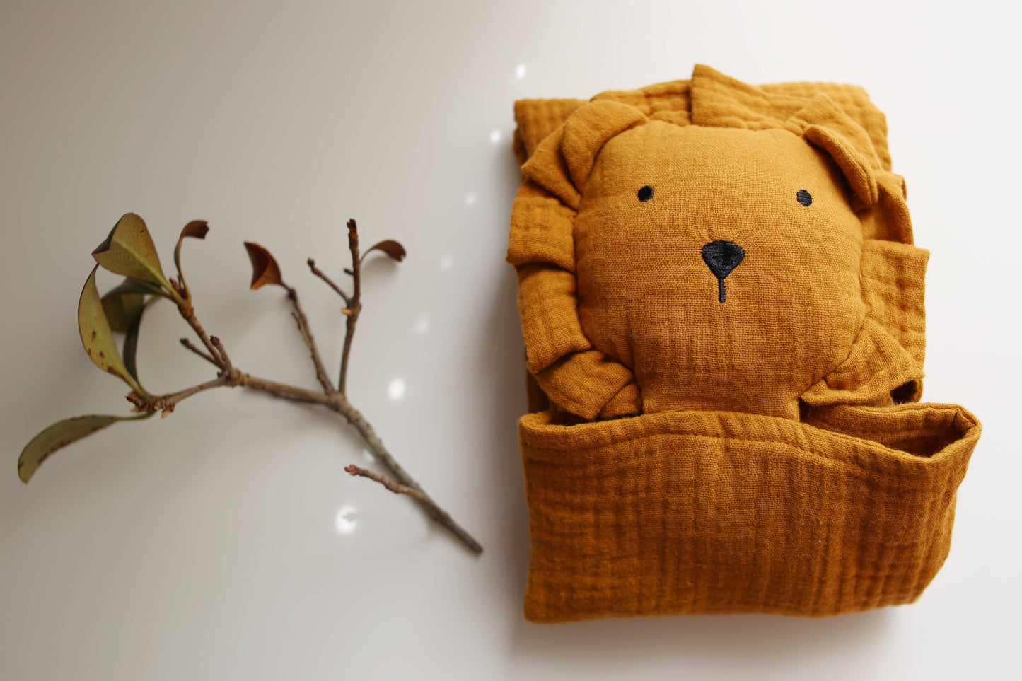 Marlowe & Co Toffee Lion Lovey Blanket