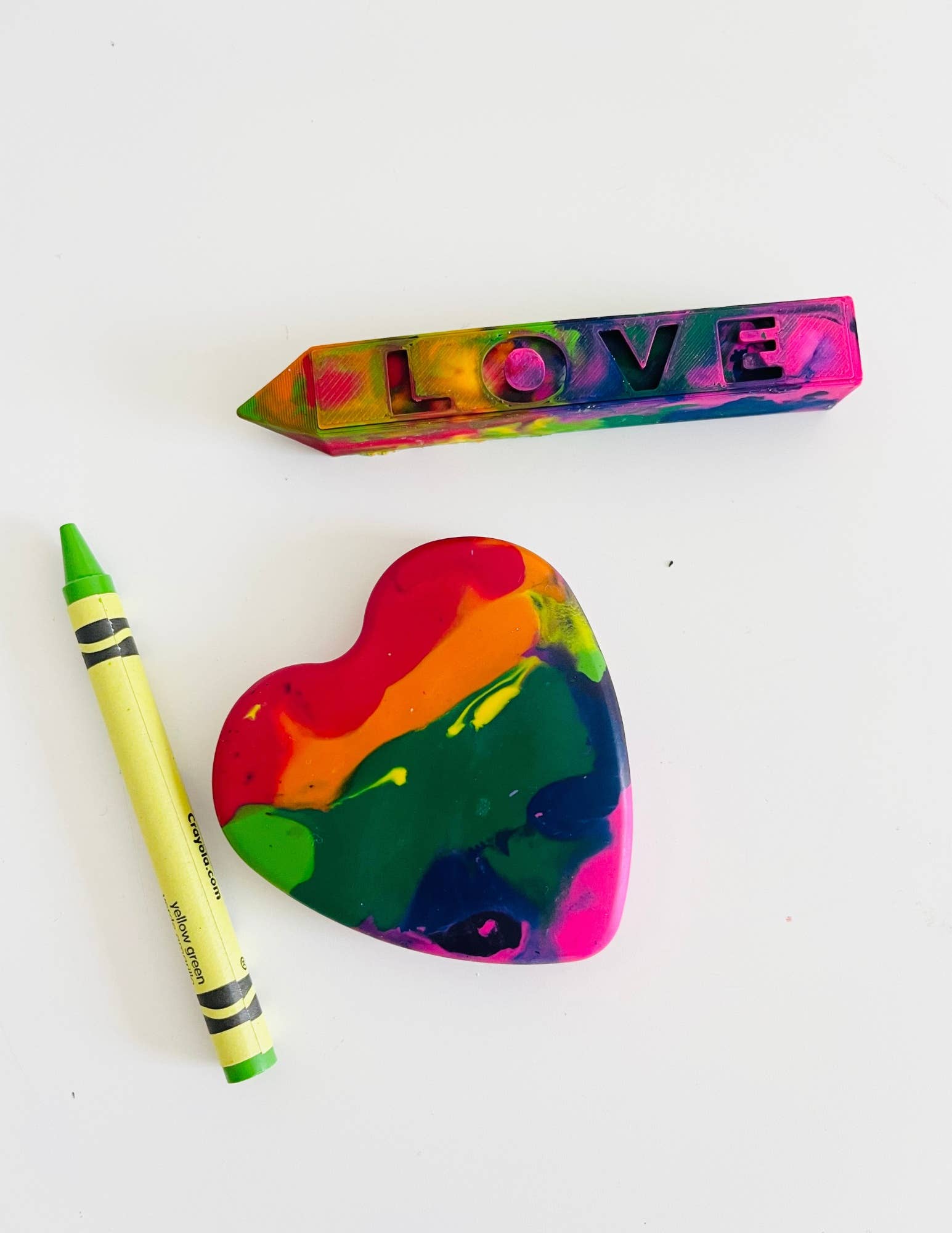 Coloring Home - Love Rainbow Crayon