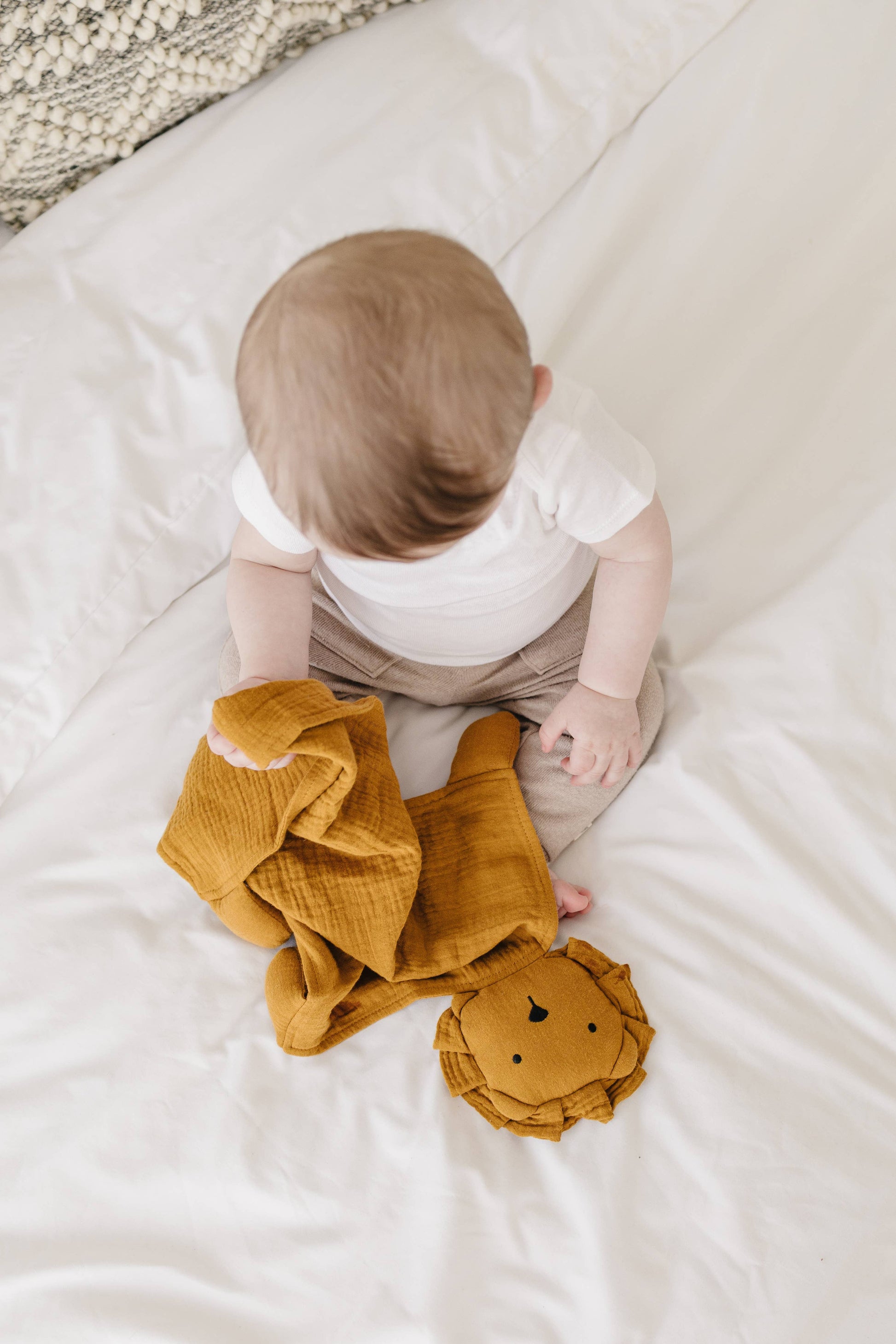 Marlowe & Co Toffee Lion Lovey Blanket