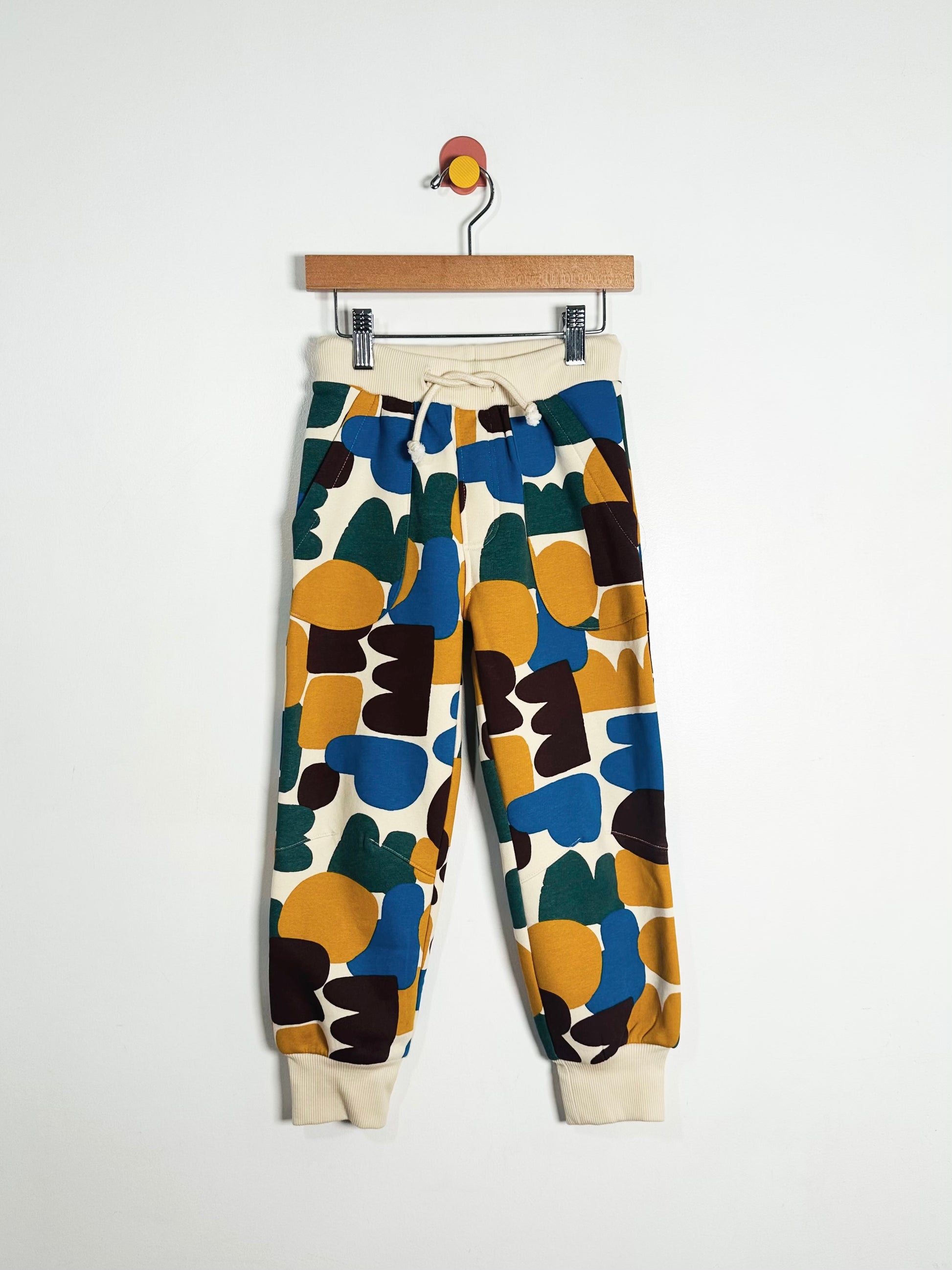 A Monday in Copenhagen Graphic Sweatsuit / 6Y