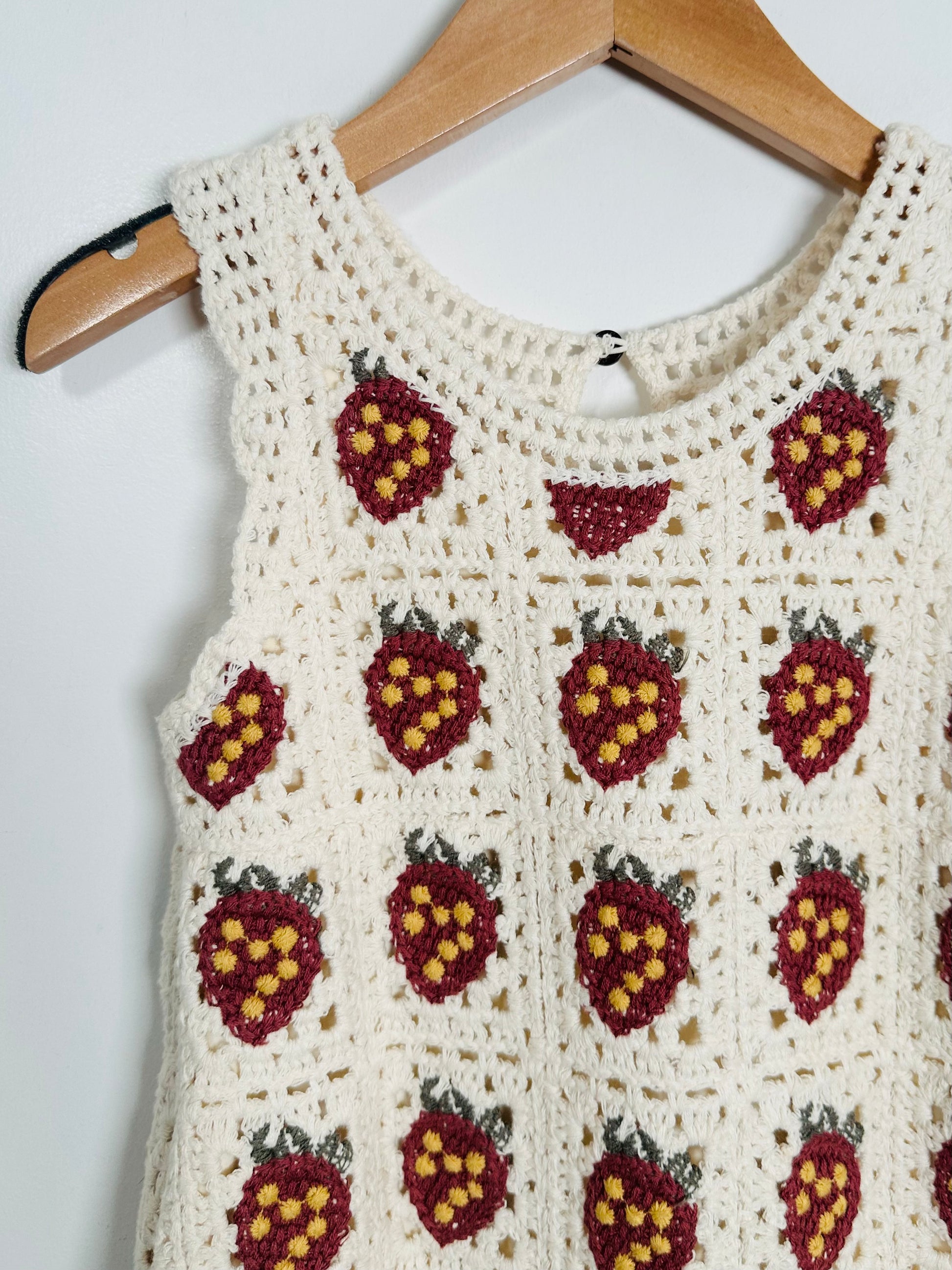 Rylee + Cru Crochet Strawberry Dress / 6-7Y PARACHUTE BROOKLYN Rylee + Cru Crochet Strawberry Dress / 6-7Y PARACHUTE BROOKLYN