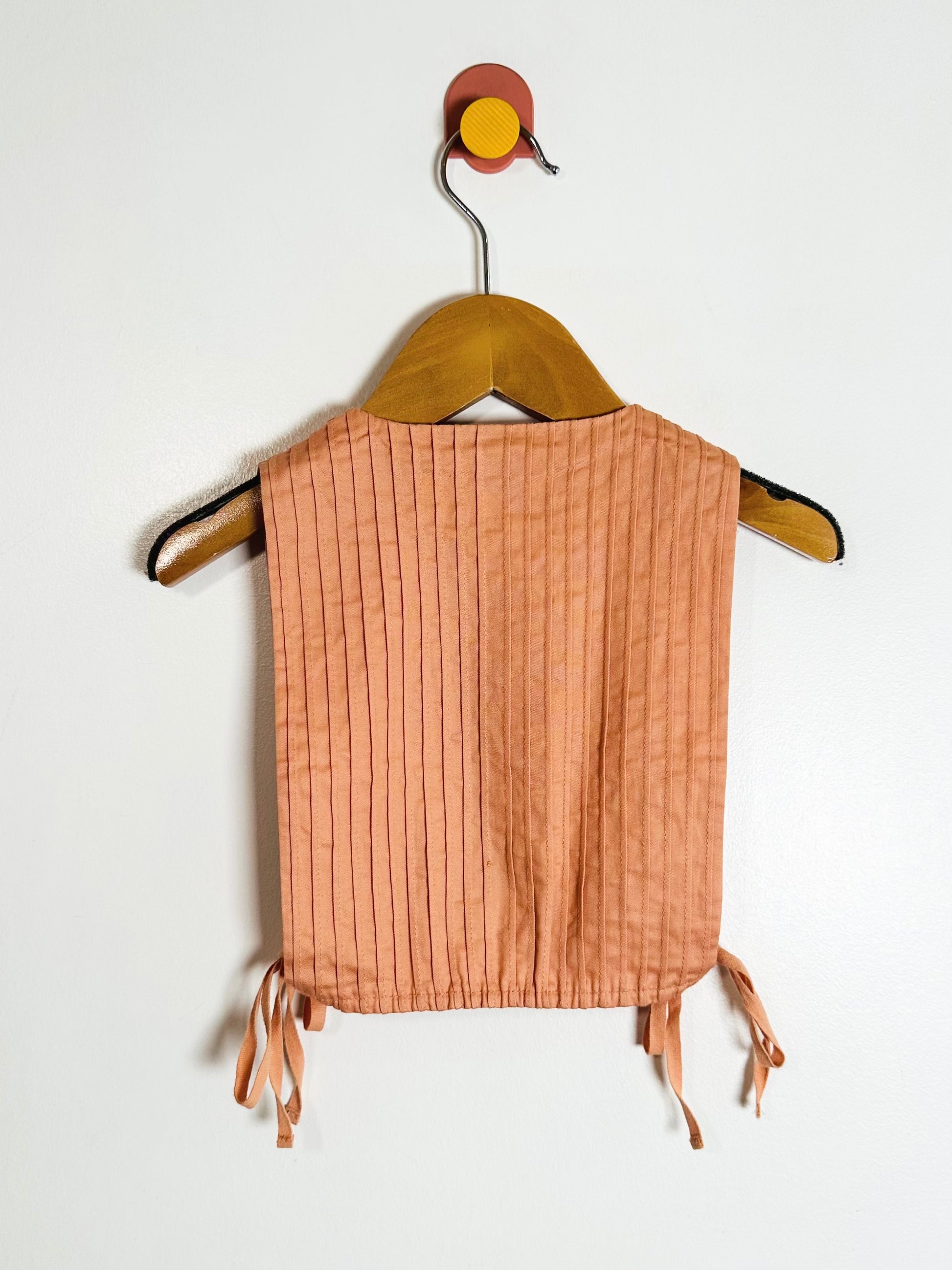 Tia Cibani Pintuck Bib / 3-4Y