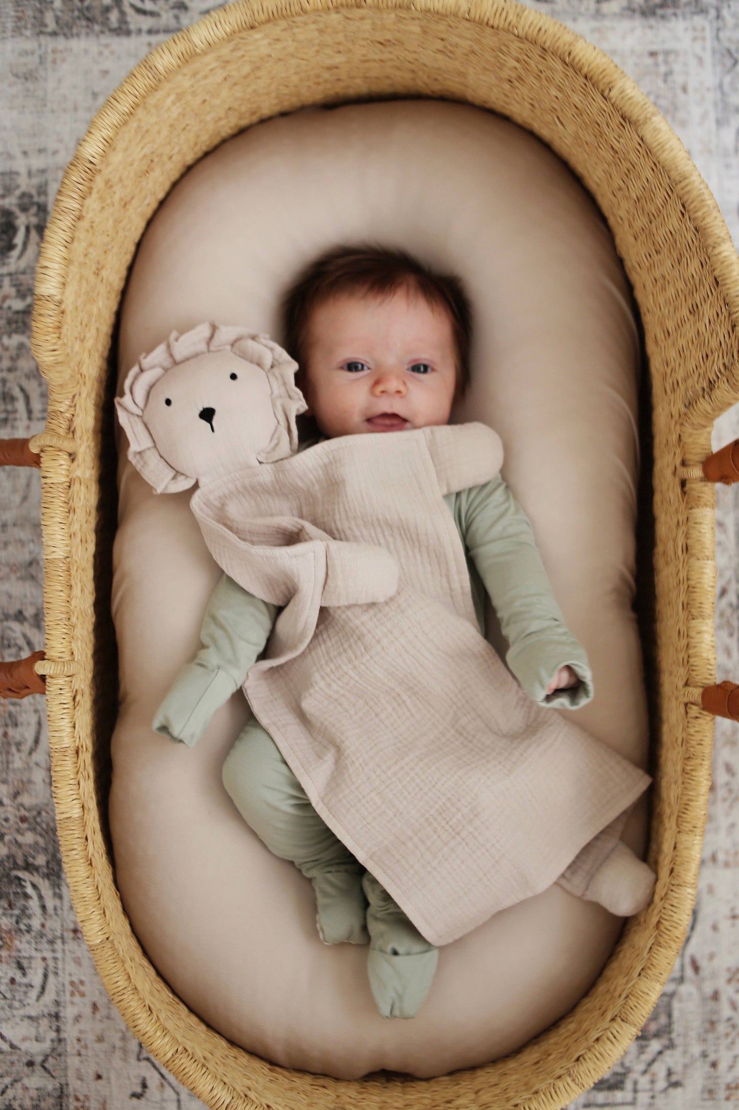 Marlowe & Co Natural Sand Lion Lovey Blanket