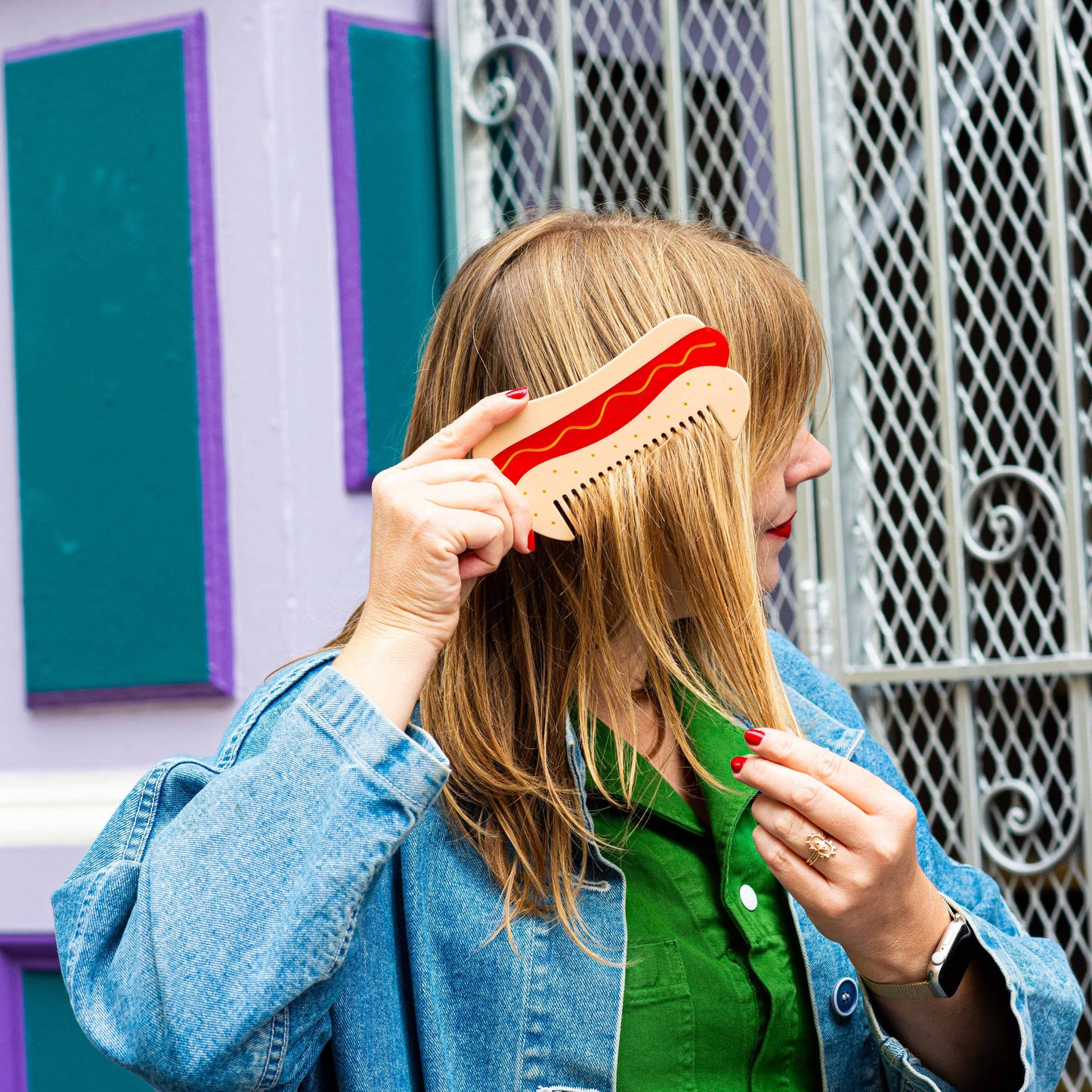 Jenny Lemons Hot Dog Comb