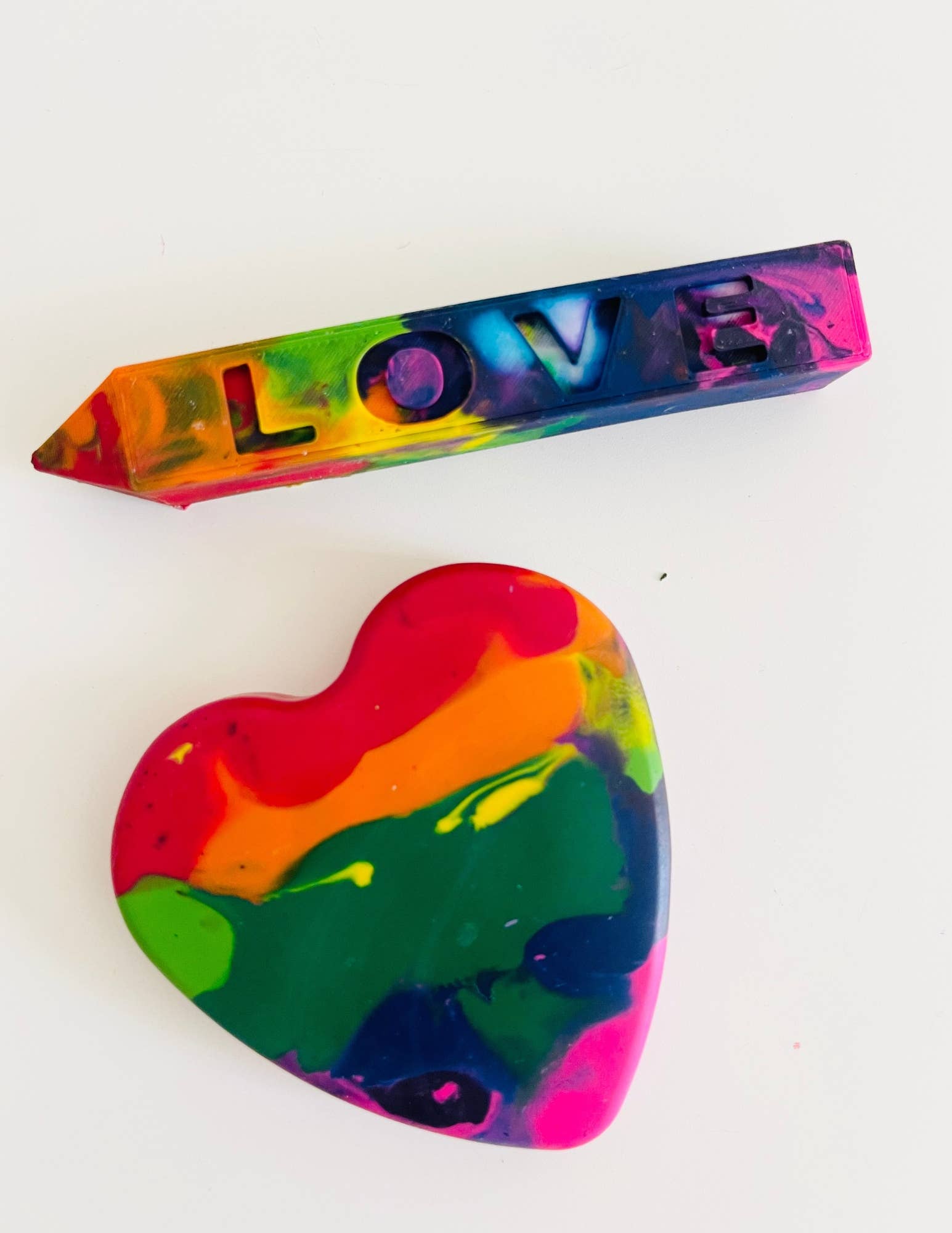 Coloring Home - Heart Rainbow Crayon