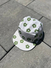 Load image into Gallery viewer, five panel hat - green daisy