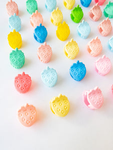 mini strawberry hair clips - 36 Pack